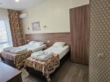 Трехместный стандарт с балконом, с видом на улицу и горы