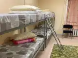 Кровать в 8-местном общем номере