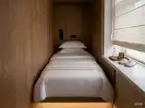 Капсульный номер с окном (удобства на этаже)