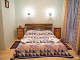 Однокомнатный двухместный номер с семейной кроватью в коттедже Лесовичок (1,6) (с завтраком)