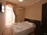 Двухместный номер Standard с балконом (двуспальная кровать)