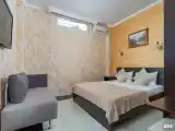 Стандартный номер на (0-этаже)(С окном на уровне потолка)