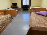 Кровать в общем номере (общая ванная комната)