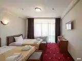 Двухместный номер Standard с видом на озеро (2 отдельные кровати)