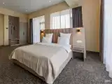 Джуниор Сюит