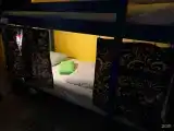 6-Койко-место в шестиместном номере с тремя двухъярусными кроватями с общим санузлом