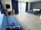 Комфорт с видом на море и общим балконом (dbl+Extra Bed)