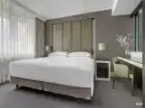 Представительский двухкомнатный люкс с одной большой кроватью