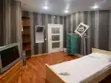 Двухместный номер с 2 отдельными кроватями и общей ванной комнатой