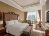 Клубный Делюкс с одной большой кроватью