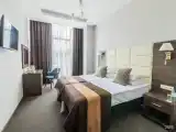 Двухместный номер Стандарт с видом на город (двуспальная кровать)