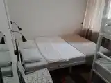 Семейный четырехместный номер с 1 двуспальной и 2 односпальными кроватями №5/Family room