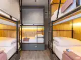 30. Кровать в общем 6-местном номере для мужчин
