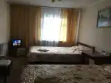 Номер стандарт с 1 односпальной и 1 двуспальной кроватью