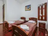 Двухместный номер Standard с балконом и с красивым видом из окна (2 отдельные кровати)