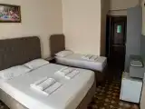 Полулюкс — трёхместный, с балконом