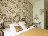 Двухместный номер Золотой (двуспальная кровать)