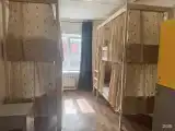 Кровать в 6-местном общем номере