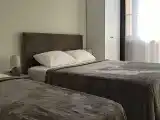 Номер улучшенный с 1 односпальной и 1 двуспальной кроватью