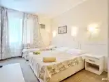 3-х местный с балконом, вид на бассейн и горы