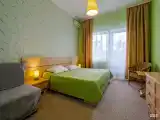 Трёхместный номер Economy с балконом