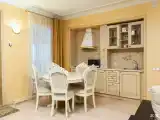 Апартаменты красные