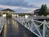 Коттедж с балконом и с красивым видом из окна