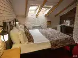 Номер стандарт с 1 двуспальной кроватью (мансарда)