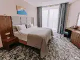 Двухместный номер Стандарт с видом на город (двуспальная кровать)