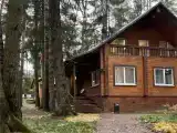 Семейный коттедж с камином и горячей купелью