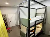 Четырёхместный номер с общим душем и туалетом