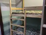 Кровать в 6-местном общем мужском номере