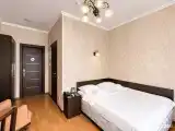 Стандартный номер с большой кроватью (Вид во двор)