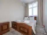 Трехместный номер комфорт с балконом. . ул. Старообрядческая, д.12