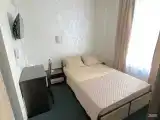Номер с маленькой двуспальной кроватью