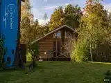 Трёхместный коттедж с красивым видом из окна