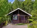 Четырёхместный коттедж Медовый дом с красивым видом из окна