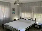 Двухместный номер Standard с балконом и с видом на сад (двуспальная кровать)