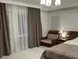 Двухместный номер Комфорт с видом на бассейн (двуспальная кровать)