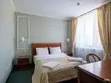 2. Двухкомнатный, с видом на Монастырскую площадь