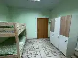 Кровать в 6-местном общем номере