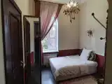Двухместный номер Комфорт с балконом (двуспальная кровать)
