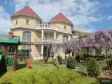 Четырёхместный номер Standard с балконом и с красивым видом из окна