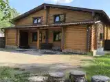 Коттедж с сауной и бассейном