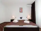СТАНДАРТ УЛУЧШЕННЫЙ ДВУХМЕСТНЫЙ  С ОДНОЙ ДВУСПАЛЬНОЙ КРОВАТЬЮ