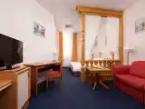 Джуниор Сюит