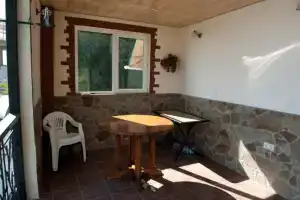 Дом с балконом (вид на море), Алупка