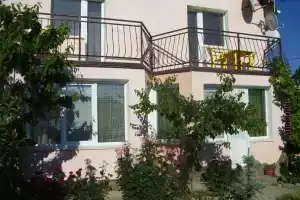 Дом у моря в живописном месте