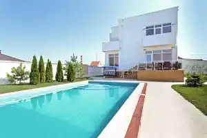 "Villa Italy"