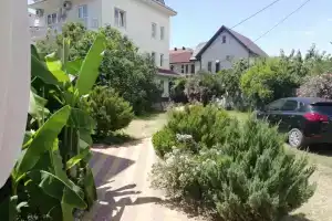 Гостиница «Капитан Врунгель», Лазаревское